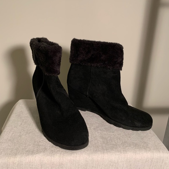 ALFANI MACY’S Black suede wedge boot with fur trim 7M - Picture 5 of 6